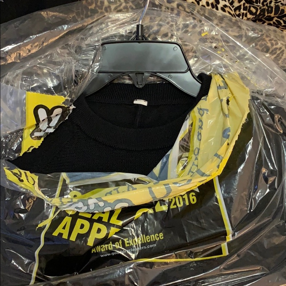 EUC Lululemon Women Black Sweater So Comfy Logo